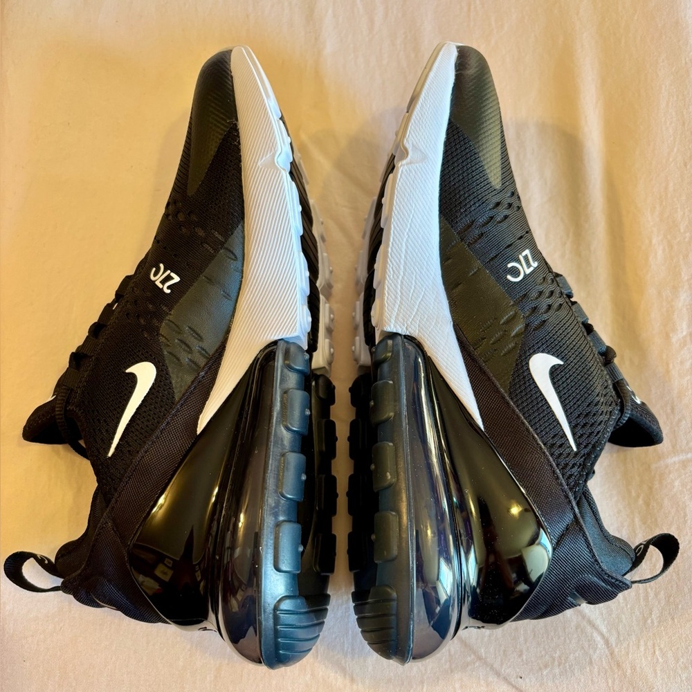 Nike Air Max 270 in Black and White - Picture 5 of 9